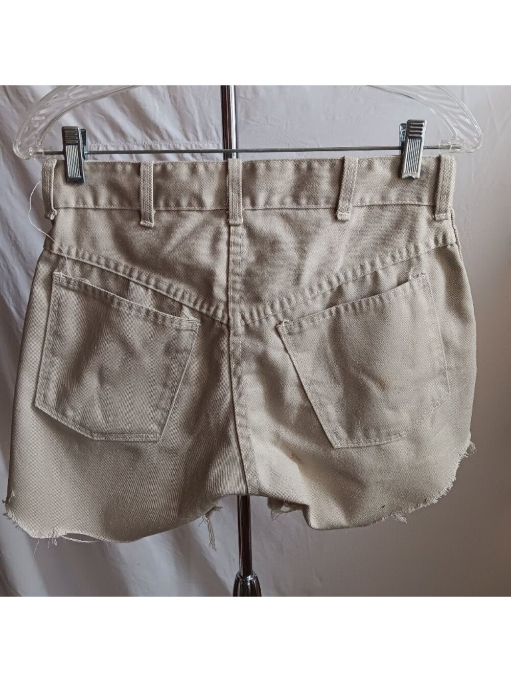 1970's Beige High-Waisted True Hippy 30W Vintage Shorts Frayed Hem Distress 30"
